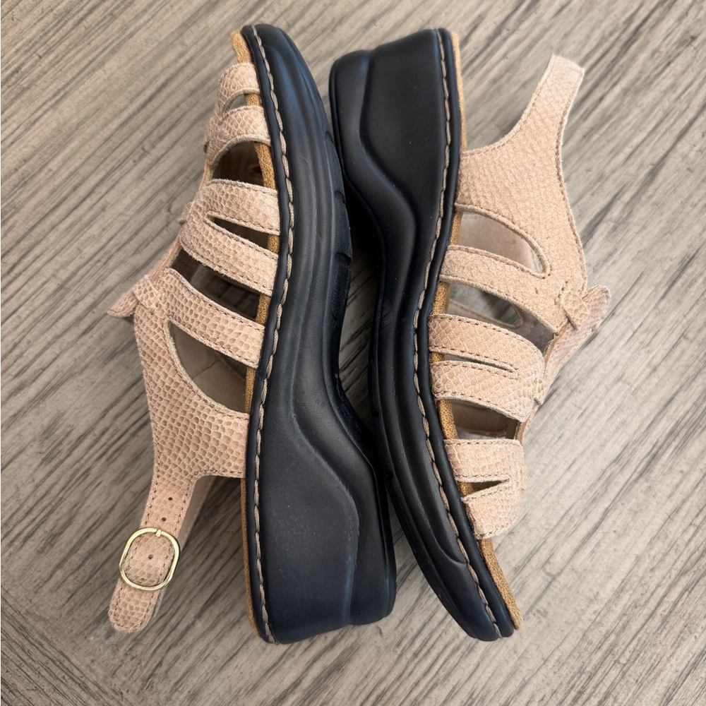 Clarks Beige and Black Sandals